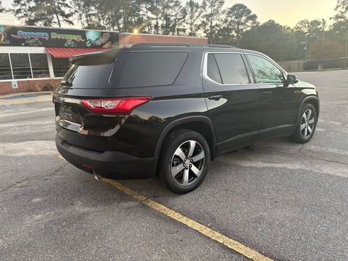 Used 2020 Chevrolet Traverse LT w/ LT Premium Package image 4