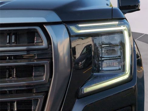 Used 2021 GMC Yukon AT4 w/ AT4 Premium Plus Package image 13