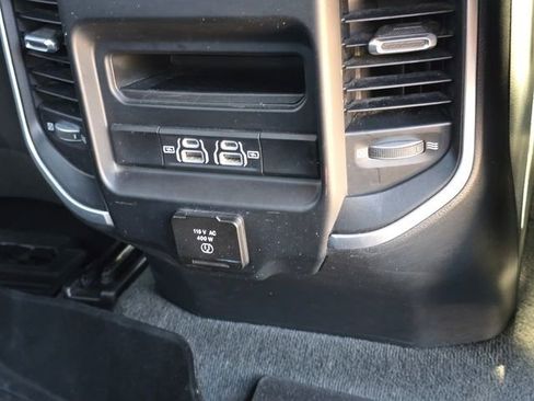 Used 2022 RAM 1500 Big Horn AWD/4WD image 36