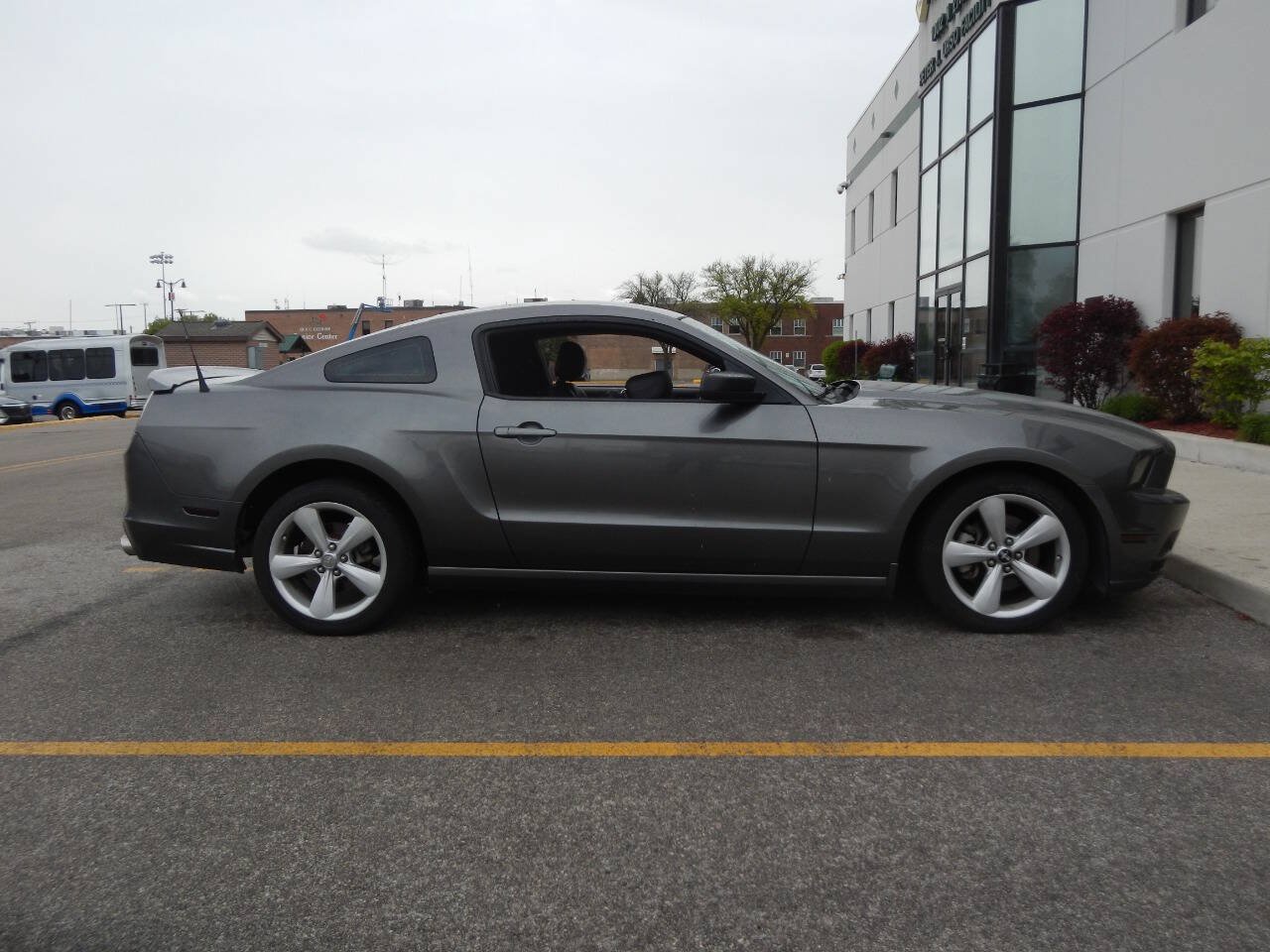 Used 2014 Ford Mustang Coupe w/ Equipment Group 102A RWD image 21