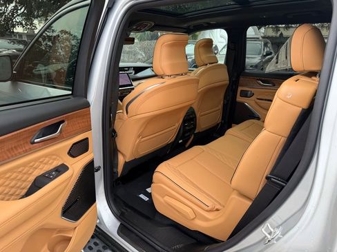 New 2025 Jeep Grand Cherokee L Summit AWD/4WD image 29