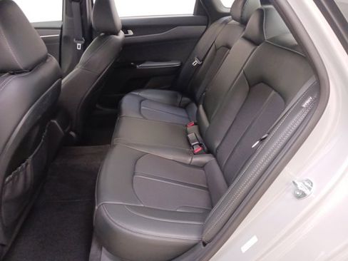 Used 2023 Kia K5 GT-Line image 13