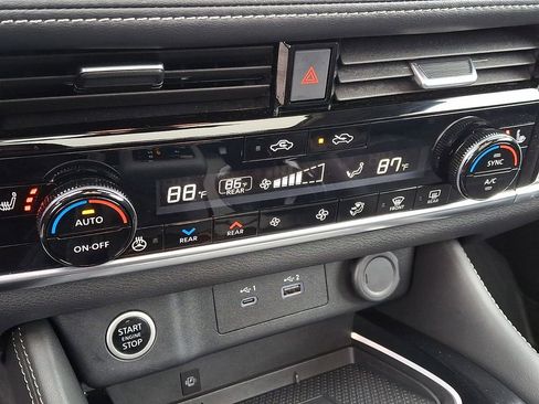 Certified 2023 Nissan Rogue Platinum w/ Platinum Premium Package image 16