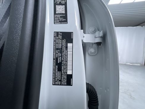 New 2026 Volvo XC40 B5 Ultra w/ Protection Package Premier image 26