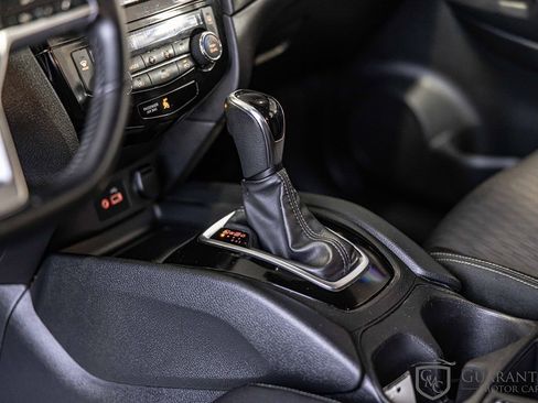 Used 2020 Nissan Rogue SV image 22