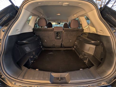 Used 2019 Nissan Rogue S w/ Special Edition Package image 9