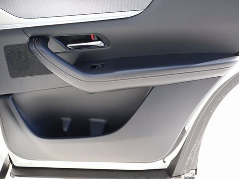 Used 2024 MAZDA CX-90 Plug-In Hybrid w/ Premium Pkg image 31