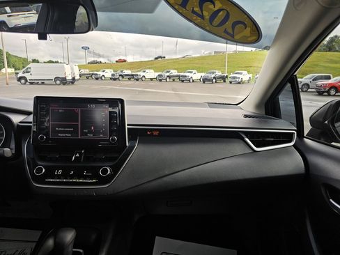 Used 2021 Toyota Corolla LE image 33