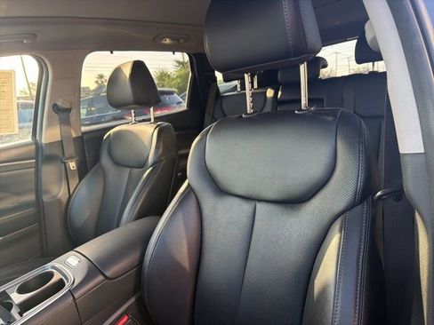 Used 2023 Hyundai Santa Fe SEL w/ Premium Package image 9