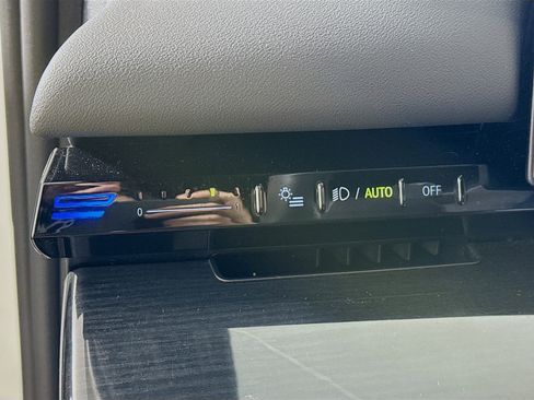 Used 2025 BMW 530i xDrive xDrive w/Navigation,Leather,Su image 14