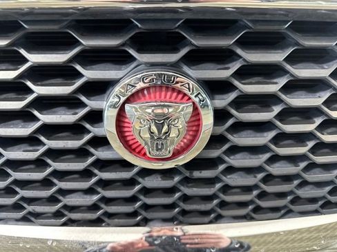 Used 2020 Jaguar E-PACE SE image 9