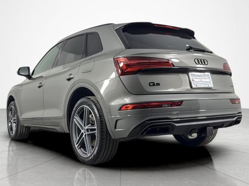 Used 2023 Audi Q5 e Premium Plus w/ Premium Plus Package image 3