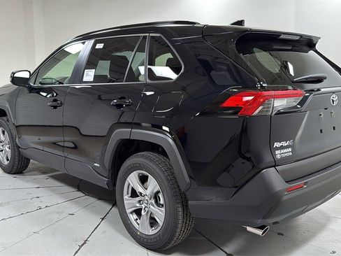 New 2025 Toyota RAV4 LE image 7