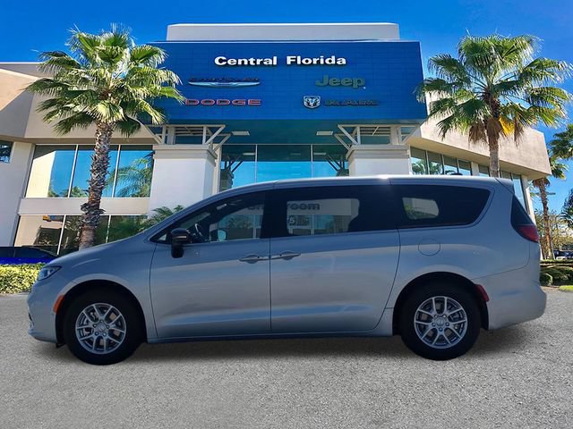New 2026 Chrysler Pacifica Select FWD image 8