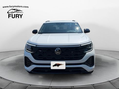 Used 2026 Volkswagen Atlas Cross Sport SEL R-Line AWD/4WD image 8