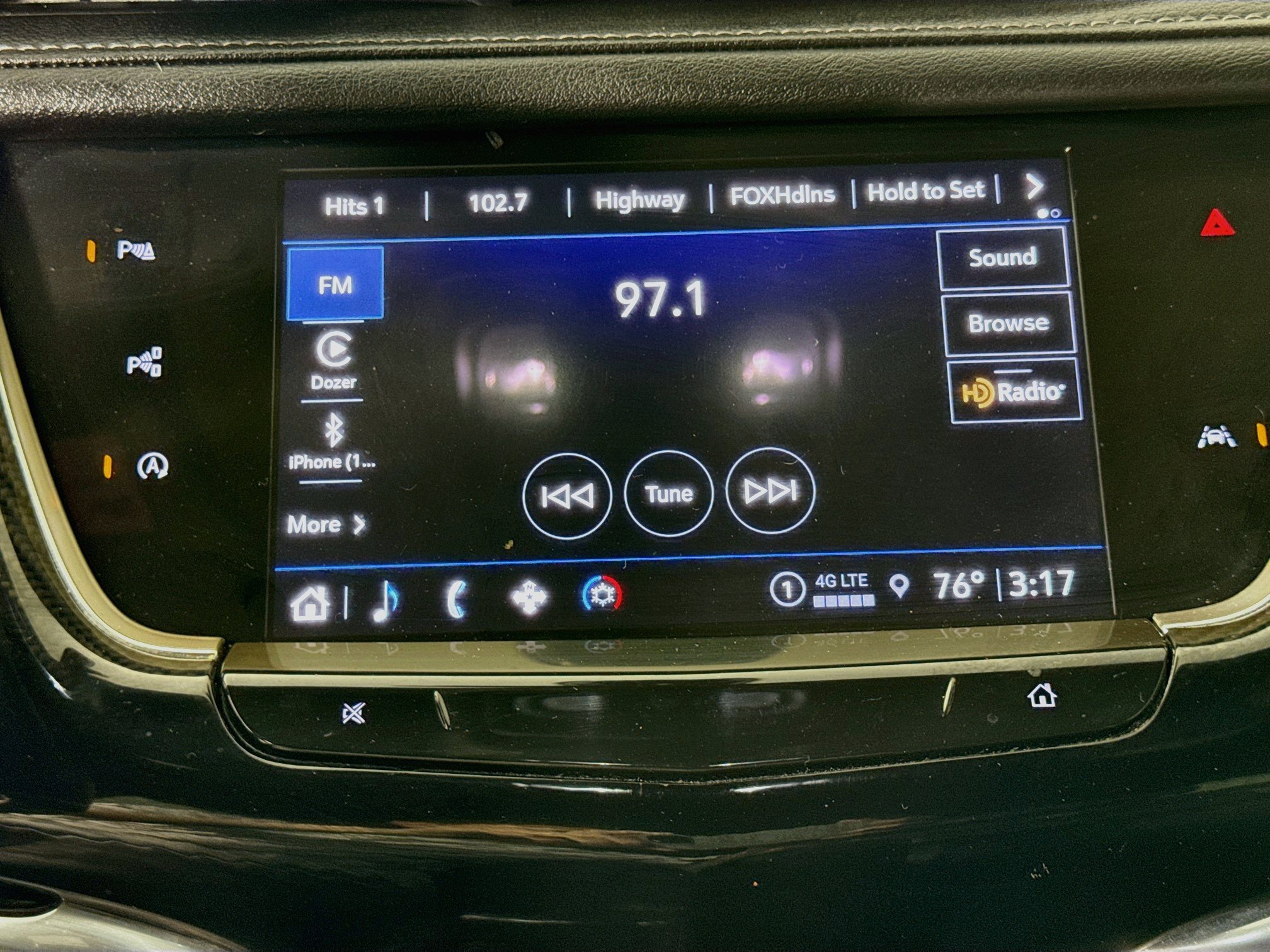Used 2022 Cadillac XT6 Sport w/ Technology Package AWD/4WD image 15