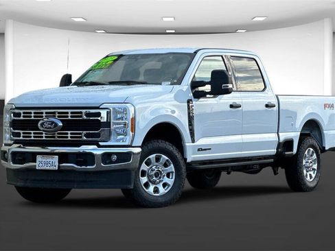 Used 2023 Ford F250 XLT w/ FX4 Off-Road Package image 2