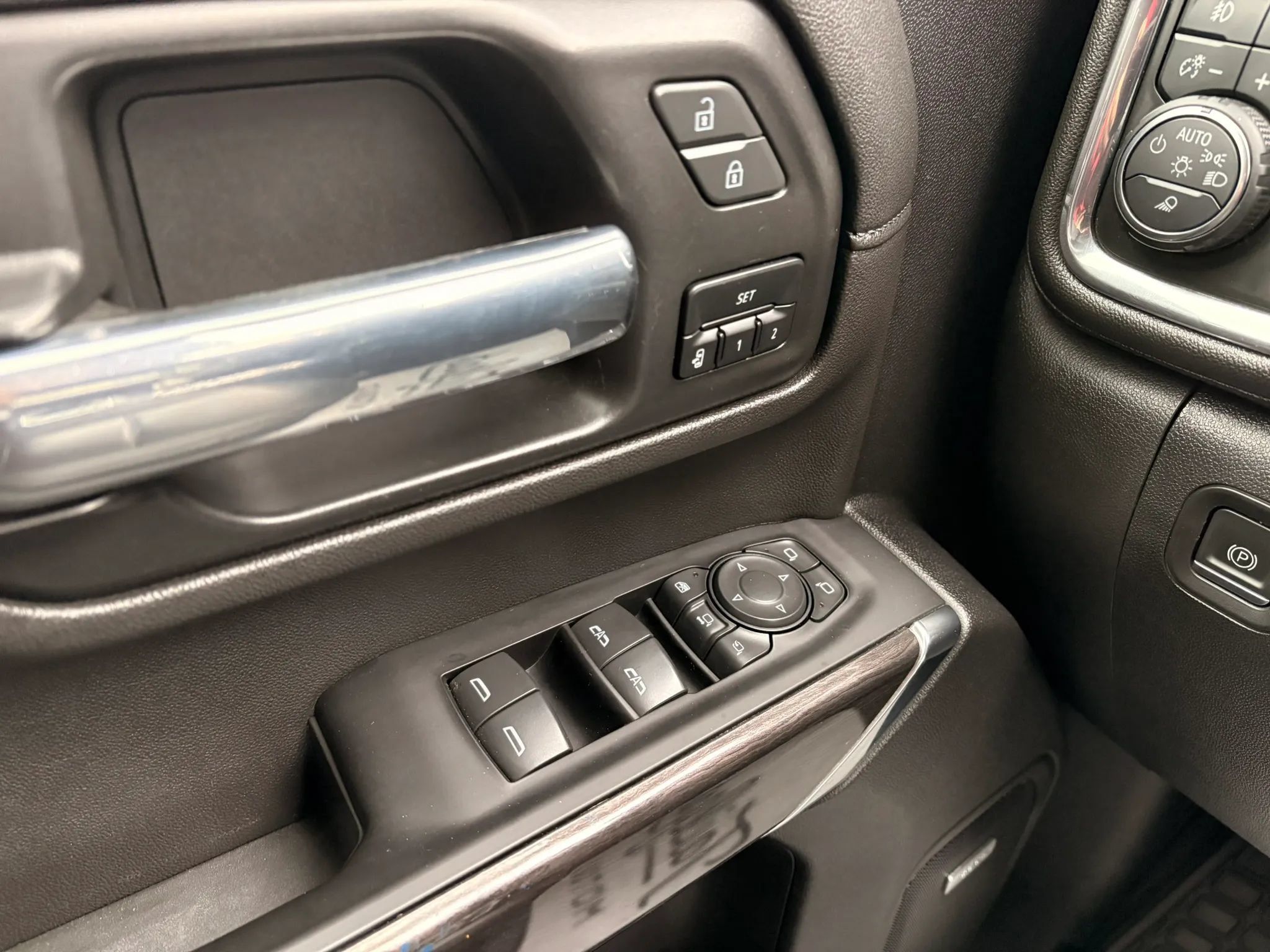 Used 2023 Chevrolet Silverado 2500 LTZ w/ LTZ Plus Package AWD/4WD image 28