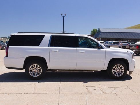 Used 2019 GMC Yukon XL SLE w/ HD Trailering Package AWD/4WD image 5