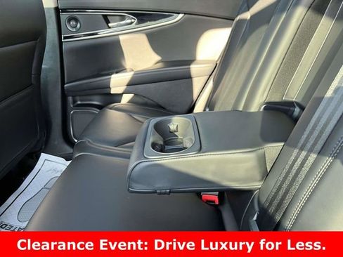 Used 2021 Lincoln Nautilus Reserve image 15