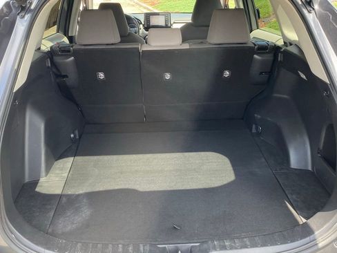 Used 2020 Toyota RAV4 XLE w/ Convenience Package FWD image 11