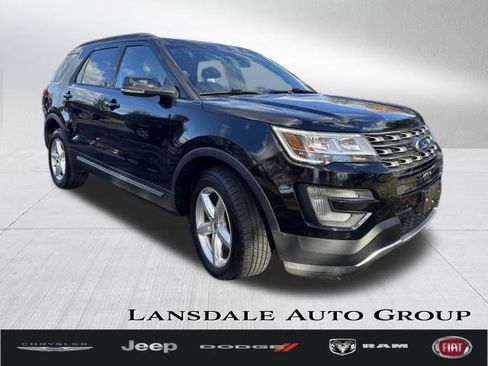 Used 2017 Ford Explorer XLT w/ Equipment Group 202A image 1