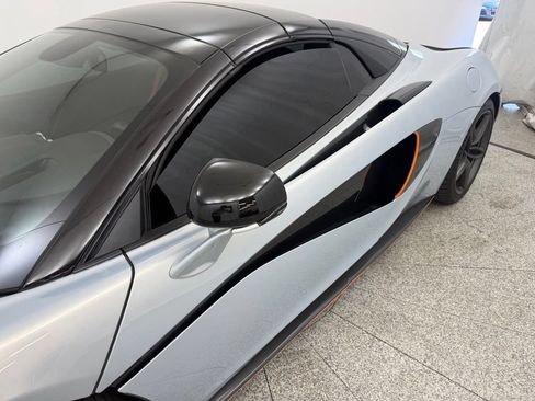 Used 2019 McLaren 570S Spider RWD image 44