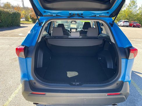 Used 2021 Toyota RAV4 XLE image 31