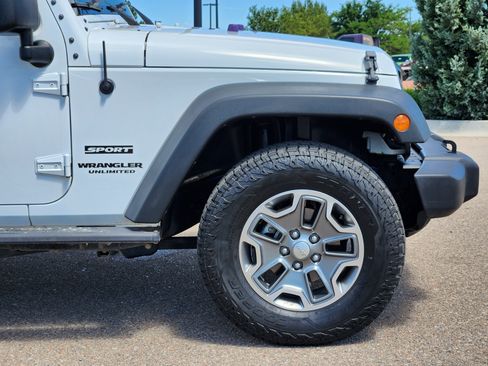 Used 2015 Jeep Wrangler Unlimited Sport w/ Connectivity Group AWD/4WD image 7
