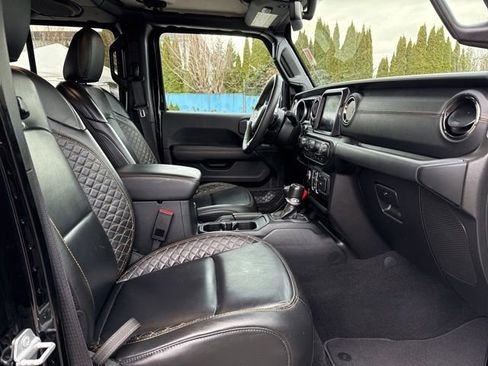 Used 2023 Jeep Gladiator Overland image 11