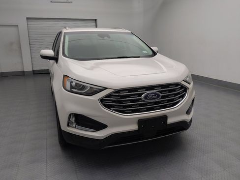 Used 2019 Ford Edge Titanium image 14