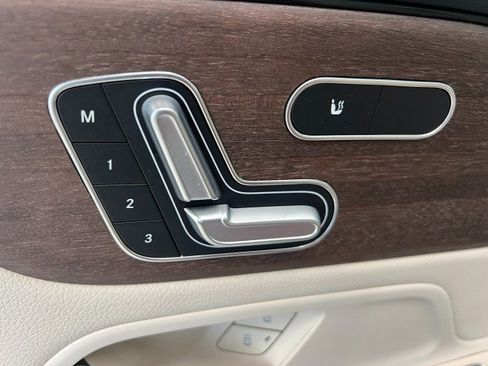 Used 2020 Mercedes-Benz GLB 250 4MATIC image 25