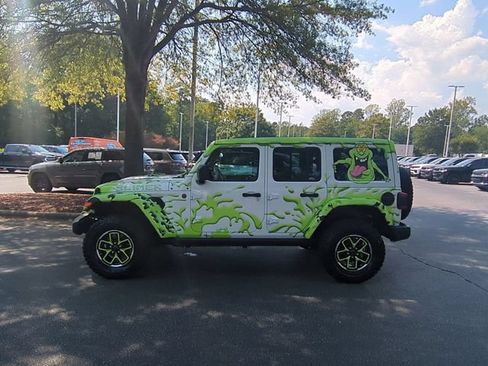 Used 2024 Jeep Wrangler Unlimited Rubicon w/ Safety Group AWD/4WD image 2
