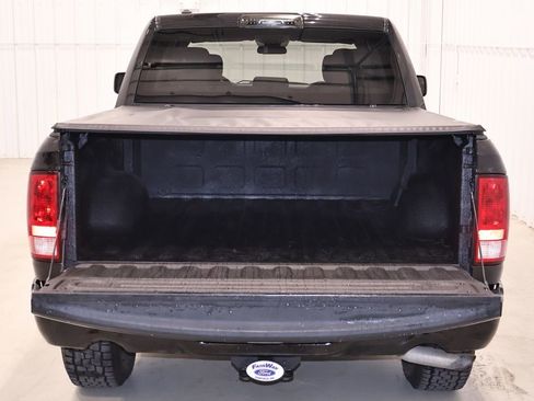 Used 2017 RAM 1500 Express w/ Black Ram 1500 Express Group AWD/4WD image 30