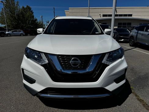 Used 2020 Nissan Rogue S FWD image 2