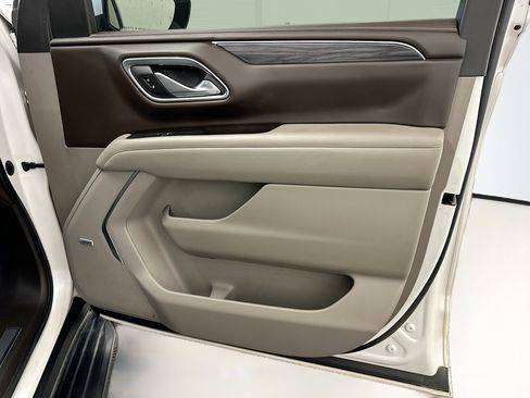 Used 2021 GMC Yukon SLT w/ SLT Premium Package AWD/4WD image 36