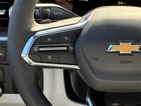 New 2025 Chevrolet Suburban Premier image 22