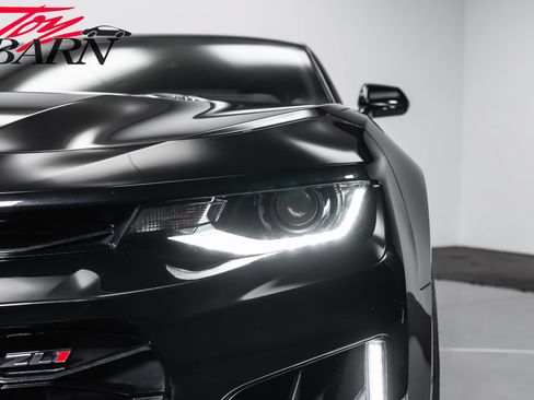 Used 2018 Chevrolet Camaro ZL1 RWD image 12