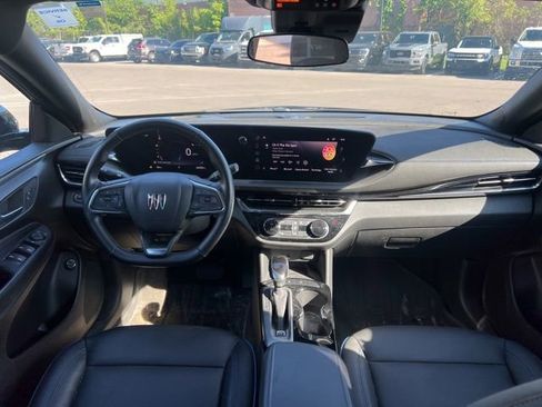 Used 2024 Buick Envista Sport Touring w/ Convenience I Package FWD image 17