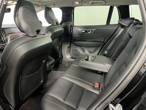 Used 2025 Volvo V60 B5 Cross Country Plus image 25