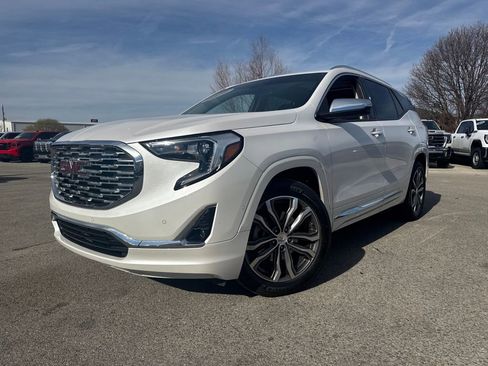 Used 2020 GMC Terrain Denali w/ Denali Premium Package image 1