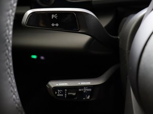 Used 2024 Porsche Macan 4 Electric image 32