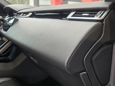 Used 2021 Land Rover Range Rover Velar R-Dynamic S image 26