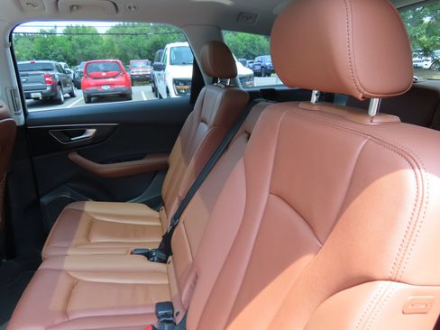 Used 2023 Audi Q7 3.0T Premium Plus AWD/4WD image 31
