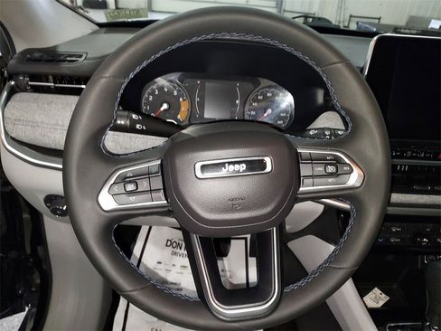 Used 2022 Jeep Compass Latitude image 20