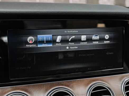 Used 2017 Mercedes-Benz E 300 image 29