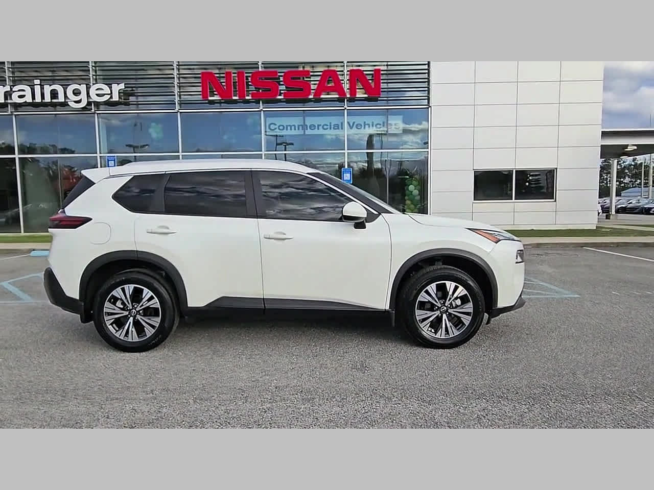 Used 2023 Nissan Rogue SV w/ SV Premium B Package FWD image 37