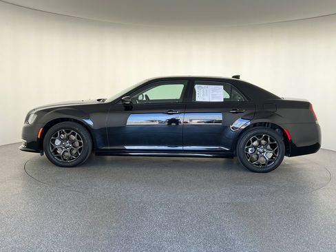 Used 2023 Chrysler 300 Touring L w/ Popular Equipment Group AWD/4WD image 6