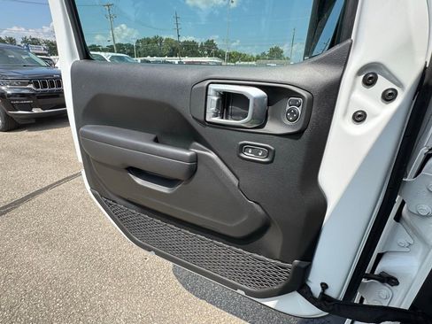 Used 2024 Jeep Wrangler Sport S image 26