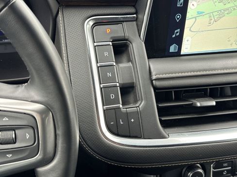 Used 2023 Chevrolet Suburban Premier image 26